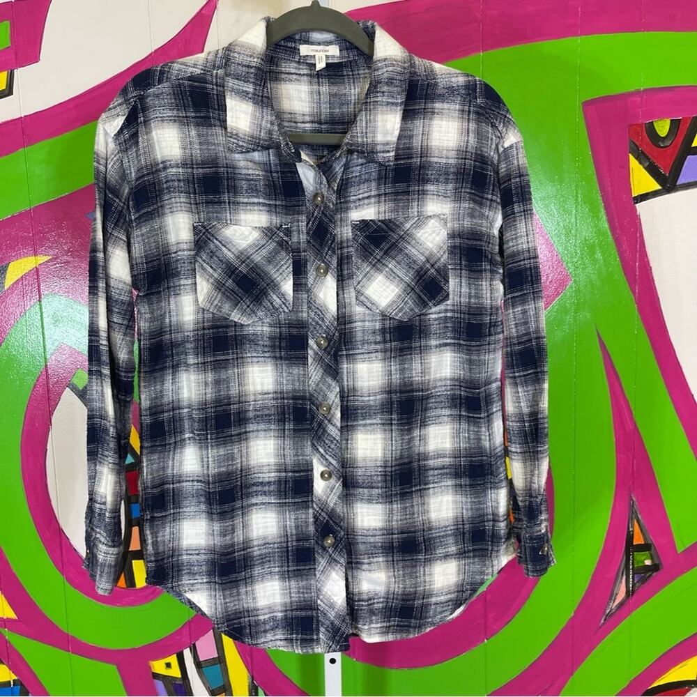 Maurices, Fluffy Flannel Plaid Button Up Shirt. Size XS. Excellent condition!